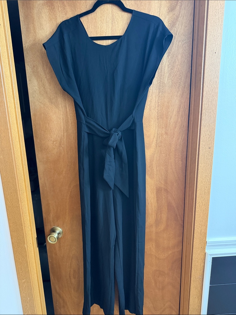 Classic Black Waist-Tie Women's jumpsuit